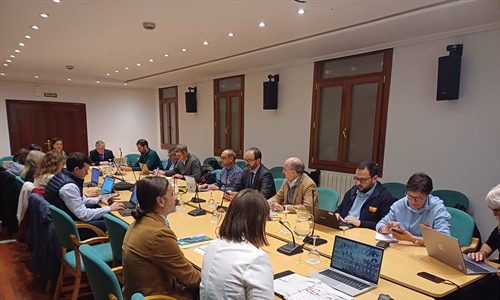 Reunin de la mesa sectorial del vacuno de leche presidida por el MAPA