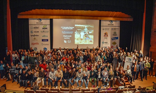 El tradicional brindis de la leche clausura las XX Jornadas Tcnicas de...