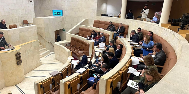 El Parlamento cntabro reprueba al consejero de Ganadera, Pablo Palencia (PP), por no abonar el anticipo de la PAC a los ganaderos de la regin