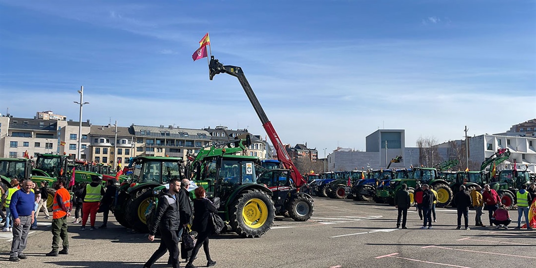 Las movilizaciones de agricultores y ganaderos mantienen cortadas...