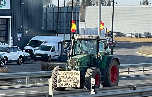 El campo cumple una semana de protesta con tractoradas en toda Espaa y...