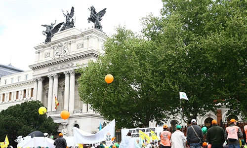 Madrid vive una masiva tractorada en un nuevo da de protestas por gran...