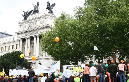 Madrid vive una masiva tractorada en un nuevo da de protestas por gran...