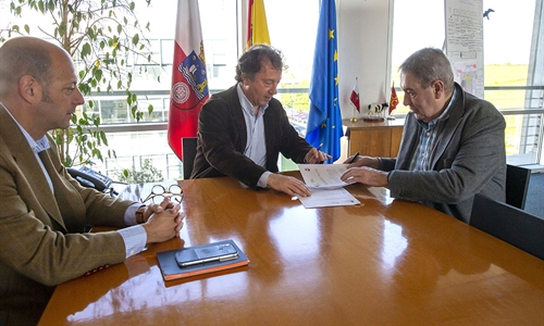El Gobierno y la Asociacin Frisona de Cantabria firman un convenio de...