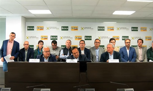 Asaja, COAG y Cooperativas Agro-alimentarias presentan al Gobierno un...