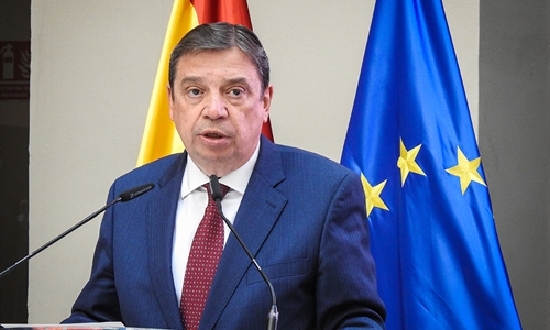 El ministro Luis Planas est abierto al dilogo con las organizaciones...