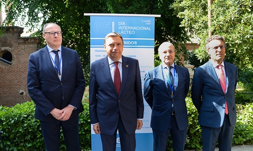 La industria l�ctea conf�a su futuro a la competitividad y al relevo...