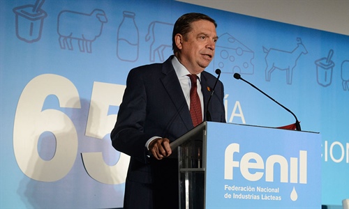 Luis Planas alaba la capacidad del lcteo para reestructurarse y...