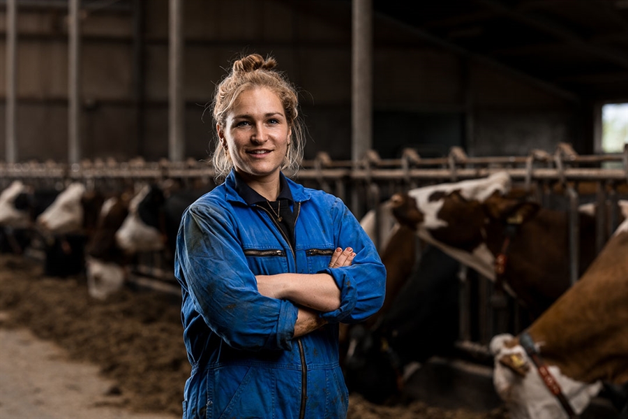 Iris van den Berg: "En caso de duda, la vaca va al potro lo antes posible"