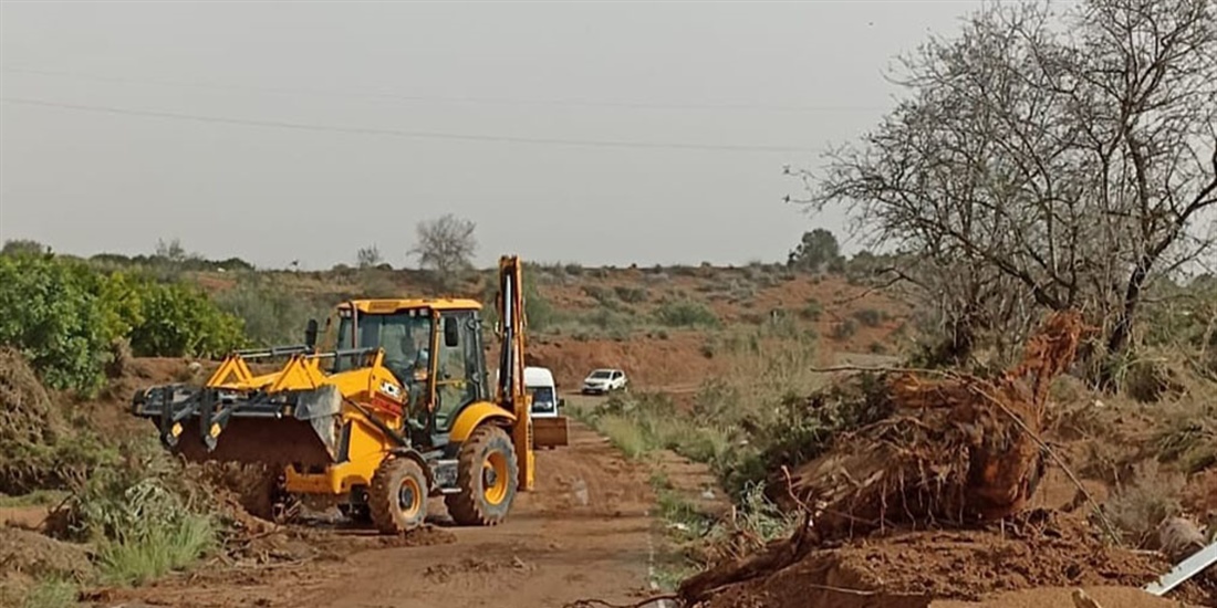 Los trabajadores del campo se movilizan para ayudar: de rescatar...