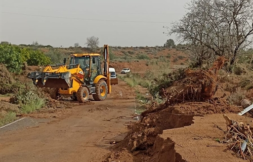 Los trabajadores del campo se movilizan para ayudar: de rescatar...