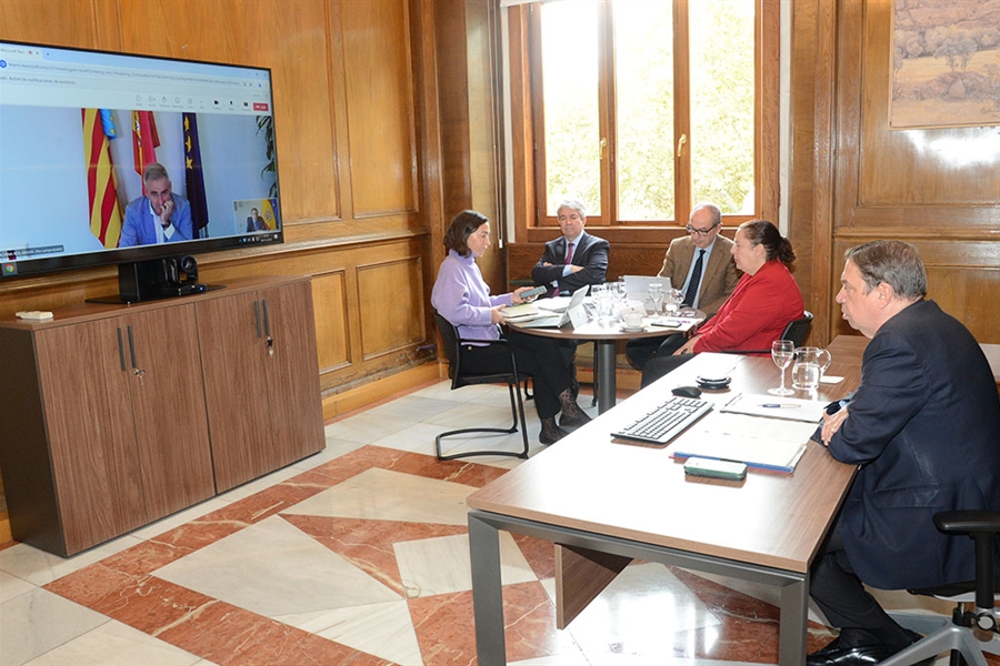 El ministro Planas ofrece su apoyo a la Comunidad Valenciana ante los...