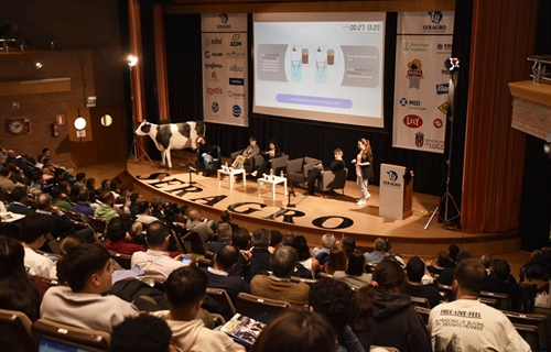 Las XXII Jornadas Tcnicas de Vacuno Lechero de Seragro se celebrarn...