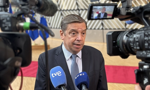Luis Planas espera que la negociacin entre la UE y EEUU evite la...