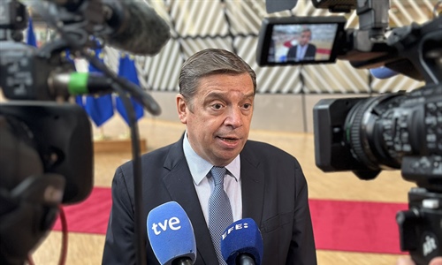 Luis Planas espera que la negociacin entre la UE y EEUU evite la...