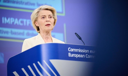 Bruselas propone recortes y fusionar los dos pilares en la PAC a partir...