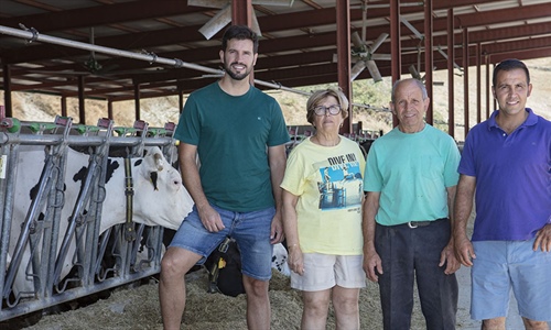 Granja La Becerra, herederos de la tradicin de vacuno lechero de Madrid