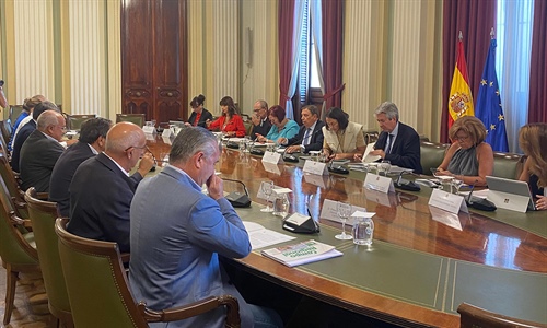 Luis Planas y las organizaciones agrarias rechazan el recorte de fondos...