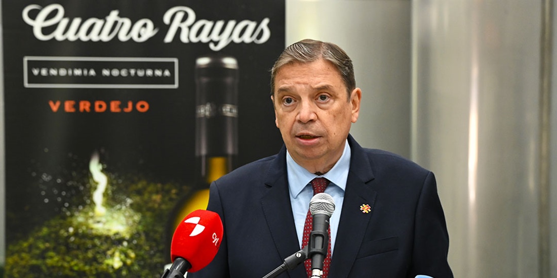 Luis Planas confirma que avanza el plan de vacunaci�n contra la...