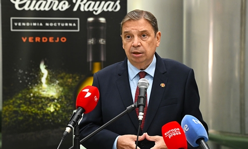 Luis Planas confirma que avanza el plan de vacunacin contra la...