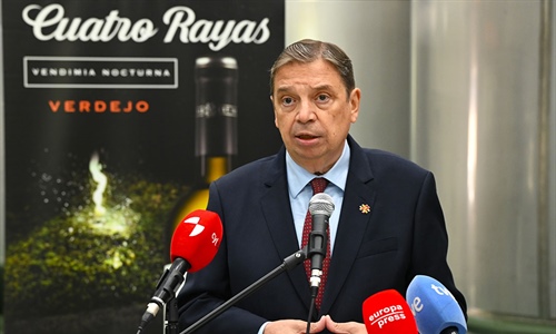 Luis Planas confirma que avanza el plan de vacunacin contra la...