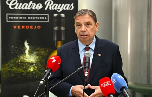 Luis Planas confirma que avanza el plan de vacunacin contra la...