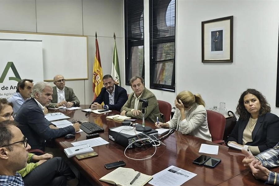 La Junta de Andaluca y el sector ganadero acuerdan no desplazar al...