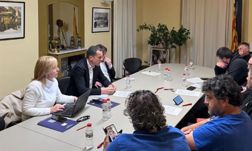 Agricultores y ganaderos aceptan la propuesta del Govern y levantar�n...