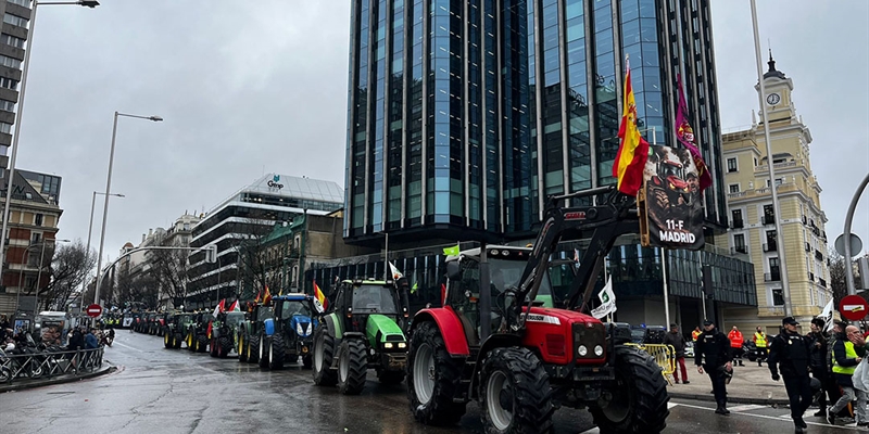 Unos 2.500 agricultores y 367 tractores protestan en Madrid por Mercosur y la PAC