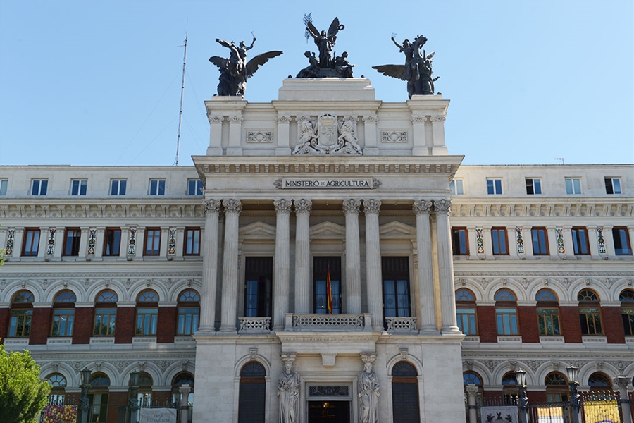 Luis Planas: El objetivo de la PAC debe ser garantizar una renta justa...