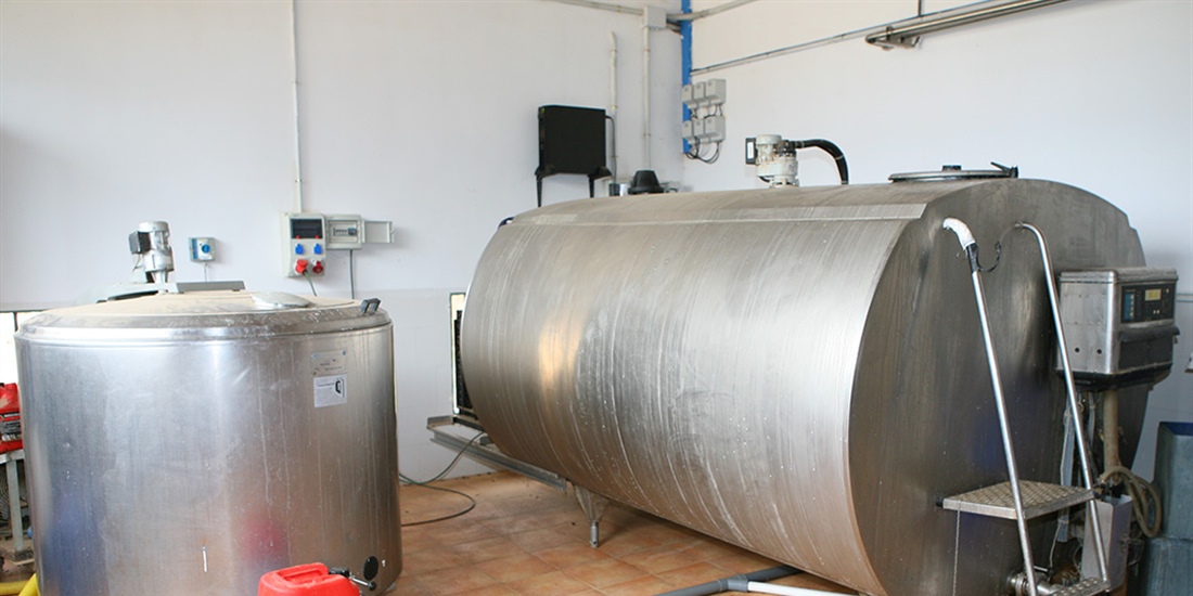 La patronal l�ctea asegura que es "ajena" a la negociaci�n de contratos...