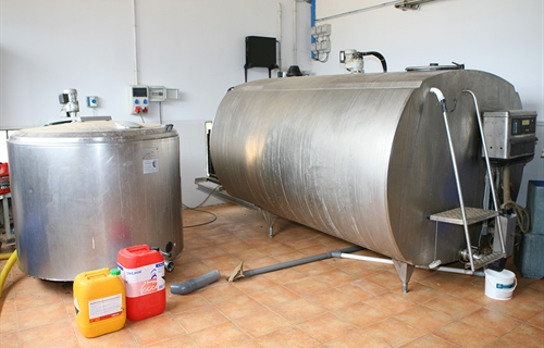 La patronal l�ctea asegura que es "ajena" a la negociaci�n de contratos...