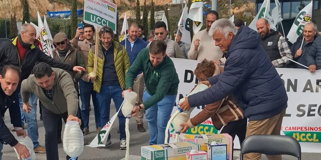 Uni�n de Uniones denuncia la presi�n de la industria l�ctea e insta a...