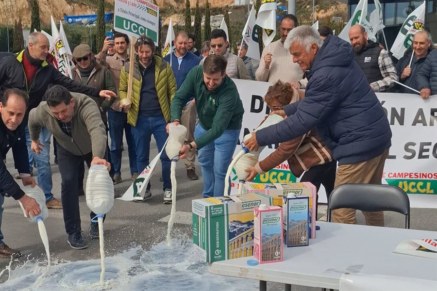 Uni�n de Uniones denuncia la presi�n de la industria l�ctea e insta a...