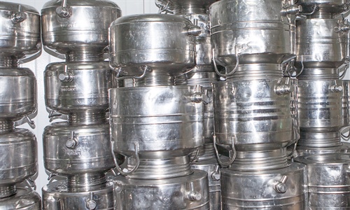 El sector l�cteo de Cantabria se moviliza por la bajada del precio de...