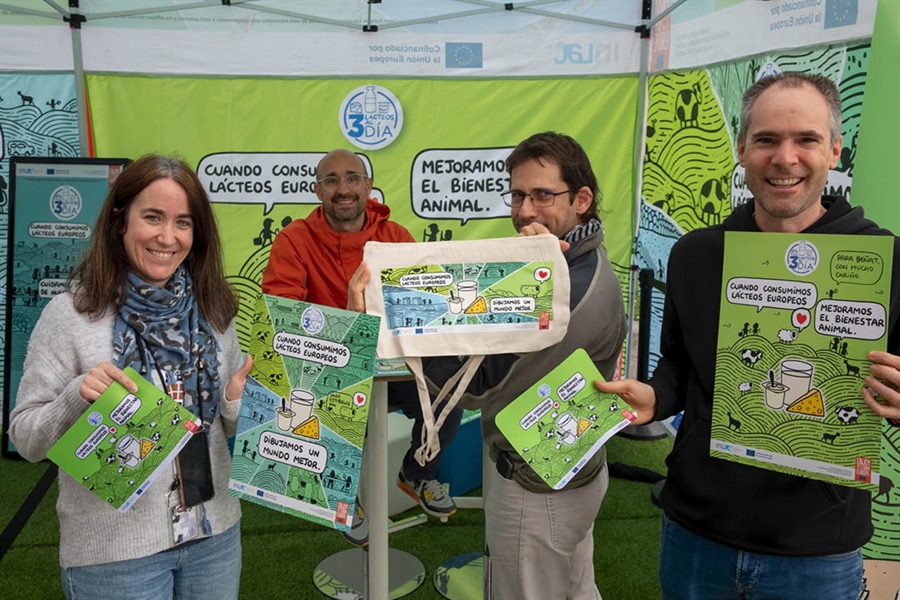 Los l�cteos toman las calles para explicar sus beneficios para la salud...