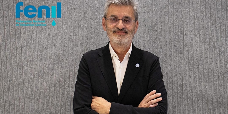 Javier Roza, nombrado presidente de la Federaci�n Nacional de Industrias L�cteas (FeNIL)