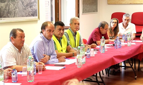 Castilla y Le�n anuncia ayudas a la ganader�a y env�a alimento y agua...
