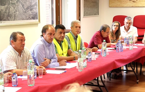 Castilla y Le�n anuncia ayudas a la ganader�a y env�a alimento y agua...